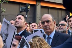 Luis Petri y Guillermo Francos en el acto realizado en la sede de la AMIA. Foto: X @luispetri