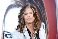 Foto: https://www.infobae.com/teleshow/2022/03/26/el-traumatico-debut-sexual-un-consejo-a-charly-garcia-y-su-no-a-led-zeppelin-12-curiosidades-de-steven-tyler-que-hoy-cumple-74-anos/