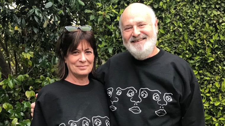 Rob Reiner junto a su esposa. Rob Reiner junto a su esposa.
