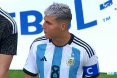 El capitán Infantino, de Rosario Central, con las tres estrellas de Argentina campeona del mundo. El capitán Infantino, de Rosario Central, con las tres estrellas de Argentina campeona del mundo.