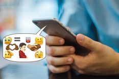 Los nuevos emojis incluirán un hombre embarazado, una batería baja y una cara espiando. Los nuevos emojis incluirán un hombre embarazado, una batería baja y una cara espiando.