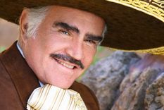 ¿quien fue el amigo que se sacrifico para que vicente fernandez triunfe?