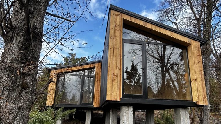 Arco House ofrece refugios modernos, ecológicos y personalizables, ideales para invertir o disfrutar en entornos naturales. Arco House ofrece refugios modernos, ecológicos y personalizables, ideales para invertir o disfrutar en entornos naturales.