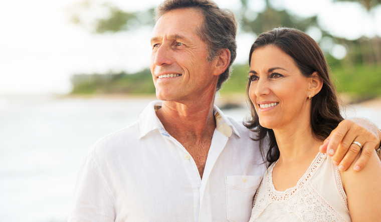 La sociedad todavía arrastra miradas envejecidas sobre la vejez. Cuando un joven de 25 se enamora, se celebra; cuando alguien de 60 lo hace, se comenta. La sociedad todavía arrastra miradas envejecidas sobre la vejez. Cuando un joven de 25 se enamora, se celebra; cuando alguien de 60 lo hace, se comenta.