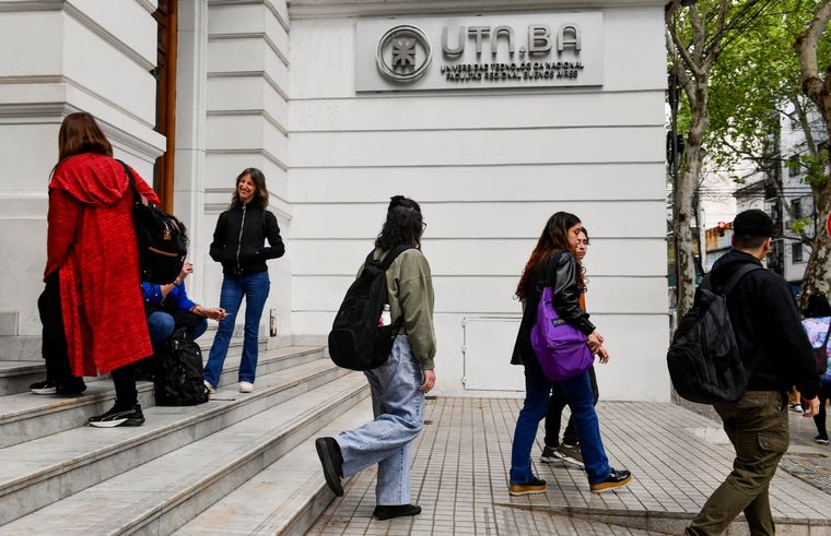 Banco Ciudad continúa impulsando la inclusión financiera de los estudiantes y jóvenes graduados, mediante  una financiación para amplios destinos. Foto: Prensa Banco Ciudad