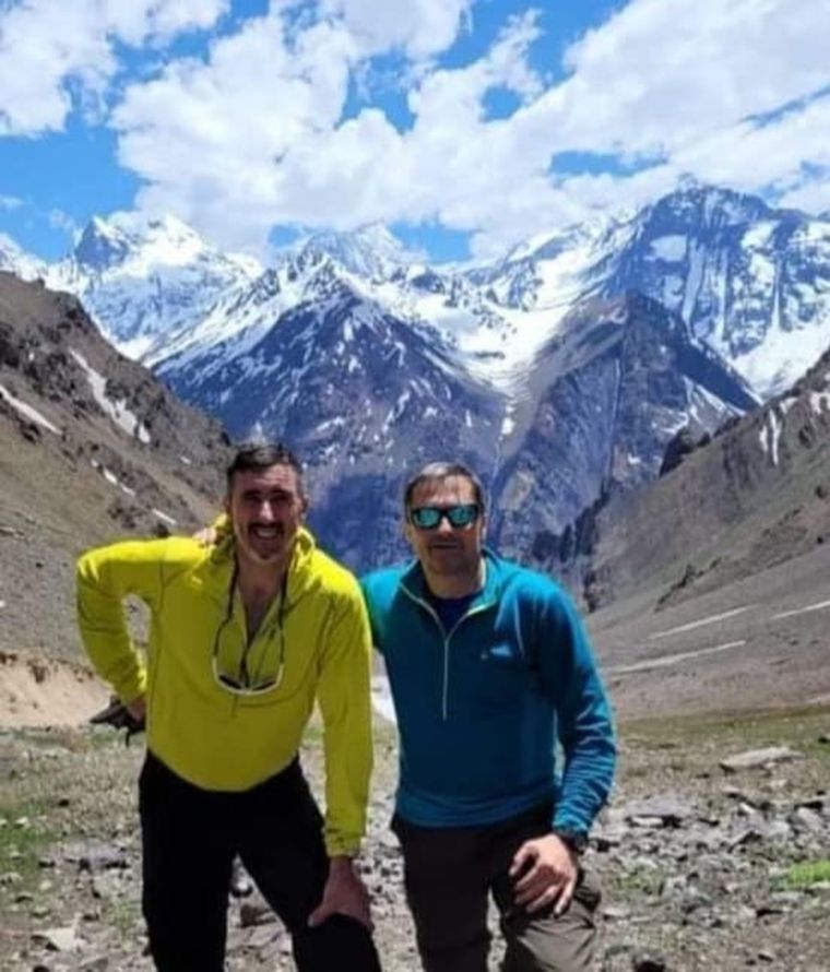Sergio Berardo y Raúl Espir, dos de los tres andinistas que murieron intentando hacer cumbre en el Cerro Marmolejo. Foto: Facebook