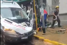 La ambulancia transportaba una embarazada Foto: X La ambulancia transportaba una embarazada Foto: X