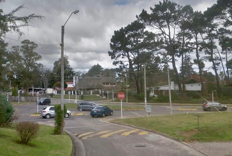 El ataque hacia el joven inició al salir de su casa. Fue golpeado, amenazado y atropellado porque creían que era un ladrón