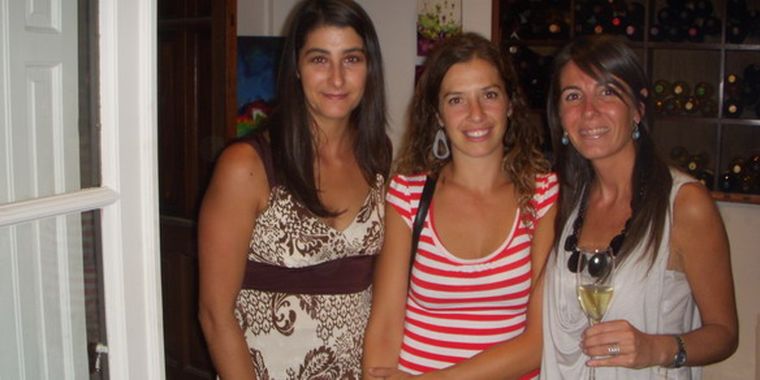 Ina Cordi, Elina Carrió y Lorena Serro, en uno de los salones de Alef. Foto: MDZ