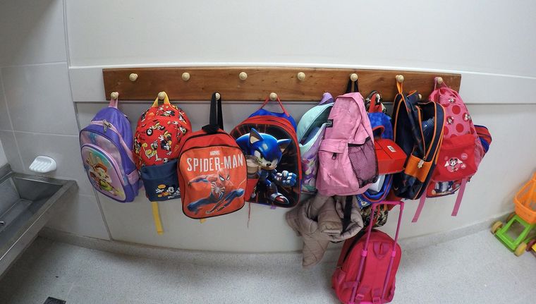 Proyecto Mochi 2026 lanza su campaña solidaria anual. El objetivo: mochilas para 3146 chicas y chicos.