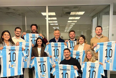 Mauricio Macri junto a los miembros de La Generación. Foto: Archivo MDZ