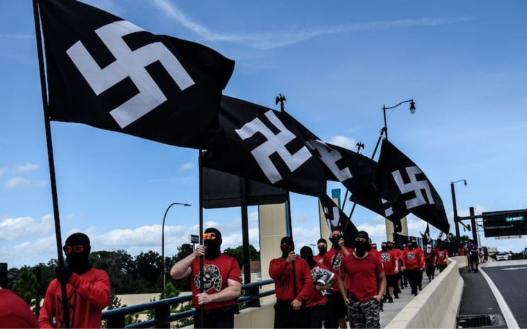 Según un relevamiento de Wired, hubo manifestaciones neonazis en 16 estados desde que ganó Donald Trump. Foto: X