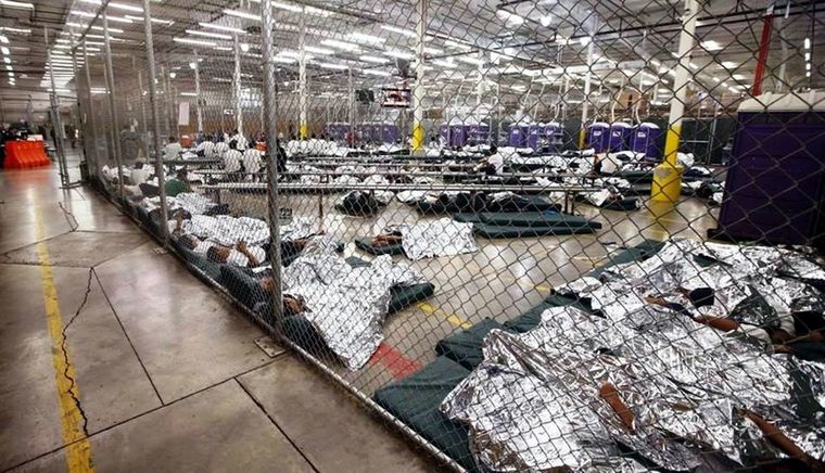 Centro de alojamientos en la frontera de EEUU con México. Foto: ElUniversal.