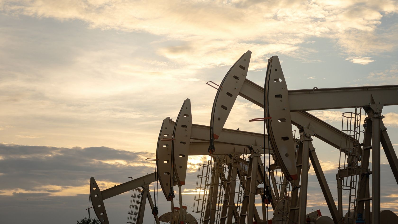 La tensión entre Estados Unidos, Israel e Irán vuelve a poner al petróleo en el centro de la escena financiera.