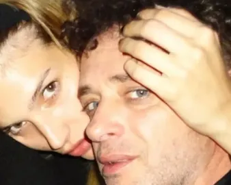 &nbsp;Chloé Bello recordó con emoción su intenso noviazgo con Gustavo Cerati durante una entrevista por streaming. / Archivo