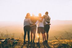 Tomarse unos minutos para reflexionar y luego compartir: una linda consigna. Foto: Pexels