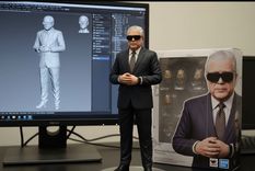 Ricardo López Murphy publicó muñecos de sí mismo hechos con IA y aprovechó para pegarle al Gobierno.