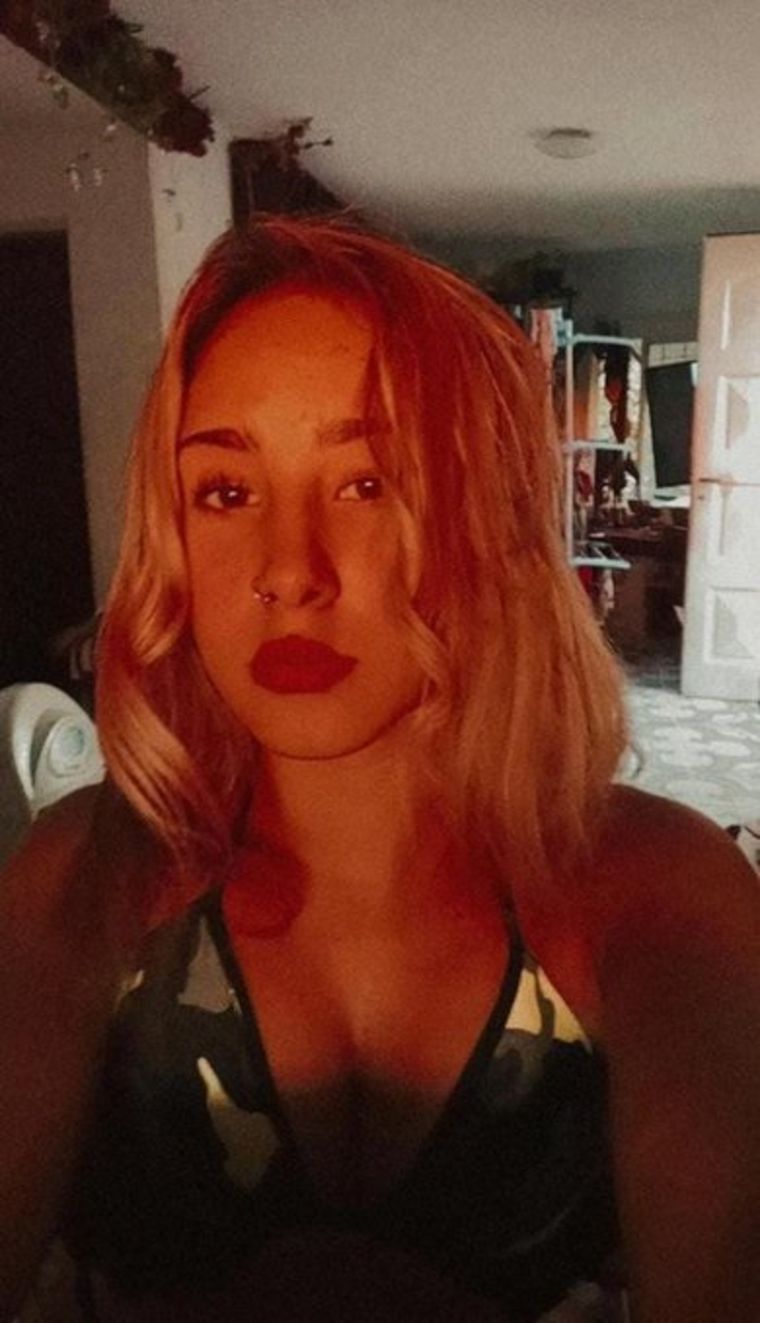 Lara tenía 17 años