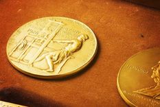 El Premio Pulitzer es entregado por la Universidad de Columbia Foto: Instagram: @pulitzerprizes