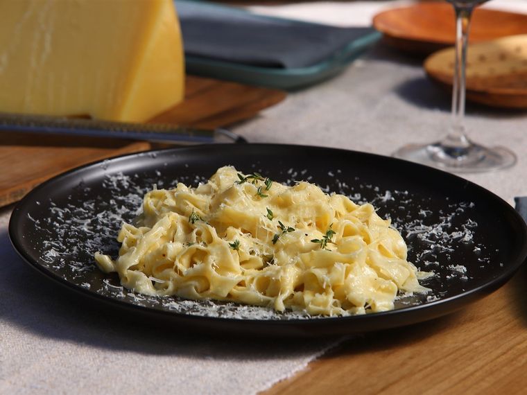 Pasta con salsa Alfredo Una receta cláisca de la cocina italiana que se popularizó en Estados Unidos Foto: Gourmet