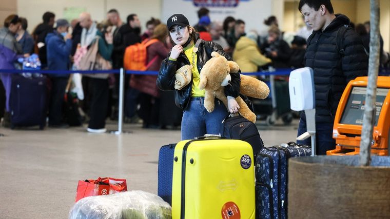 El aeropuerto de Moscú tiene muy pocos vuelos disponibles. Foto: TheMoscowTimes.