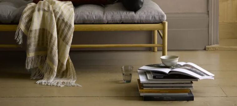 A menos que estén visiblemente sucios, limpizar los zócalos una vez al mes o incluso cada dos meses debería ser suficiente. Foto: Crown - homesandgardens.com