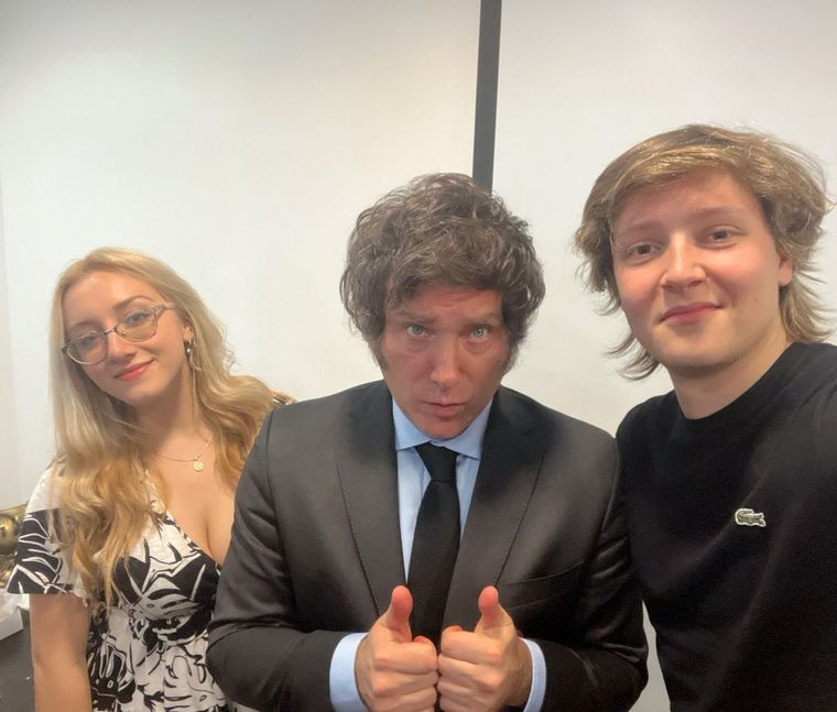 Iñaki Gutiérrez junto a Javier Milei.