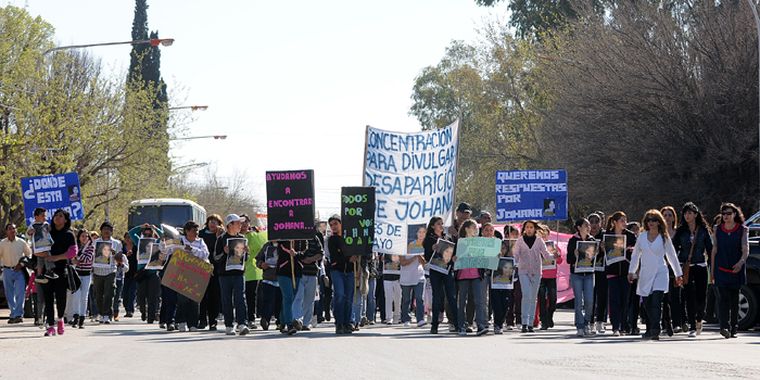 Una de las primeras marchas en Lavalle por la desaparición de Johana. Foto: Nacho Gaffuri / MDZ Una de las primeras marchas en Lavalle por la desaparición de Johana. Foto: Nacho Gaffuri / MDZ