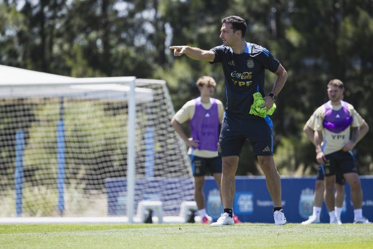 Scaloni destacó la actitud de una jugador que llamó a último momento. Foto: @Argentina