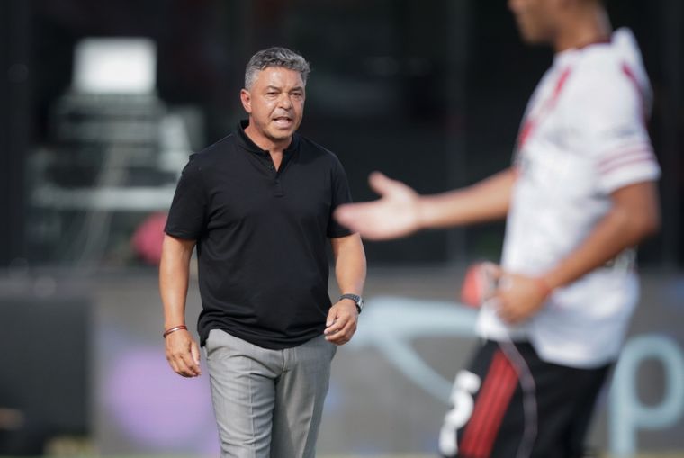 Marcelo Gallardo define cómo reorganizar la defensa de River para enfrentar a Rosario Central.