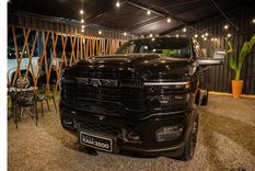 La RAM 3500 tiene un motor Cummins Turbodiésel de 6.7 litros y 6 cilindros en línea de alto rendimiento, que genera 436 HP y un impresionante torque de 1458 Nm.