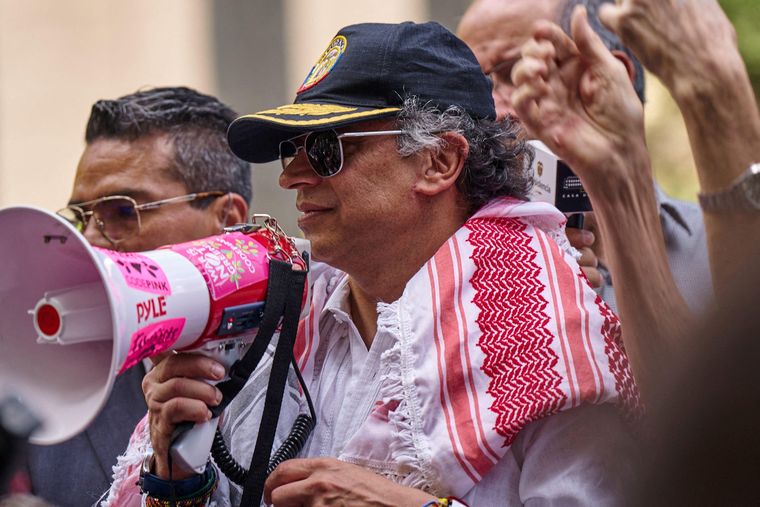 Las críticas sobre Petro se incrementaron desde que estuvo en Nueva York el mes pasado, donde asistió a la Asamblea General de la ONU y participó en un mitin pro palestina.