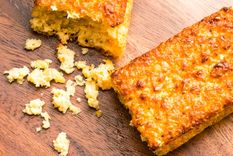 El pan de elote es una de las delicias más simples que puedes preparar Foto: Cocina Fácil