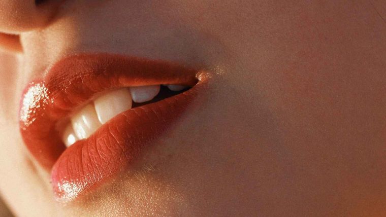 Para tener la boca perfecta y el rostro fresco hace falta tener en cuenta el cuidado de las comisuras de los labios. Foto: El Español