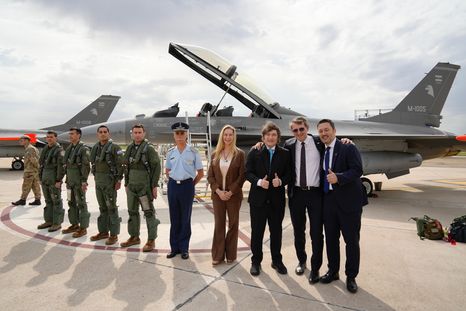 Milei y los nuevos aviones F-16 Milei y los nuevos aviones F-16