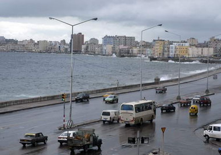 La tormenta tropical Fay cruzó hoy Cuba de sur a norte sin causar víctimas mortales. Foto: EFE