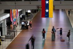 venezuela amenaza a las aerolineas con perder sus derechos de trafico si no reanudan los vuelos 