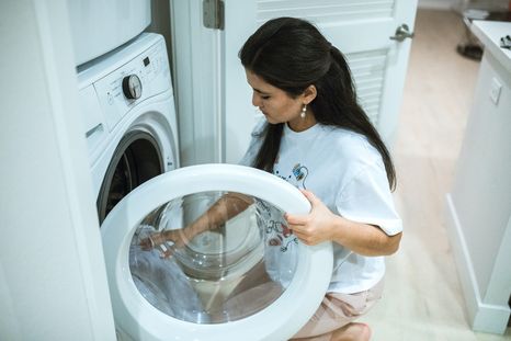 Limpiar la lavadora con frecuencia ayuda a evitar malos olores y prolonga su vida útil. Foto: Pexels Limpiar la lavadora con frecuencia ayuda a evitar malos olores y prolonga su vida útil. Foto: Pexels