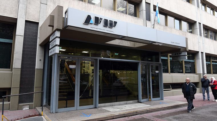 La AFIP investiga las transacciones bancarias que realizan los usuarios Foto: ALF PONCE MERCADO / MDZ