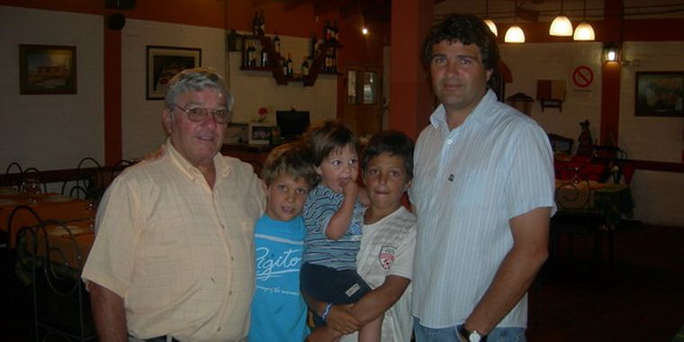 Tres generaciones de la familia Cairo.