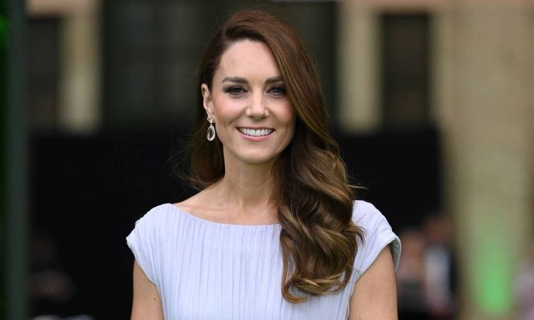 Kate Middleton Foto: https://www.hellomagazine.com/imagenes/royalty/20220109130369/kate-middleton-sends-rare-personal-message-on-birthday/0-635-316/kate-middleton-earthshot-prize-t.jpg