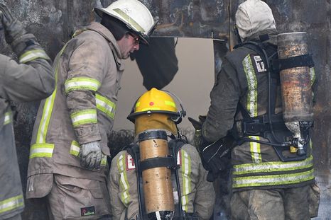 El trabajo de los bomberos en el incendio Foto: Rodrigo DAngelo / MDZ
