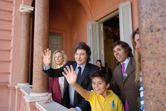 Javier Milei recibió a Pedro, el “nene libertario” de 10 años. Foto: Gobierno de la Nación Javier Milei recibió a Pedro, el “nene libertario” de 10 años. Foto: Gobierno de la Nación