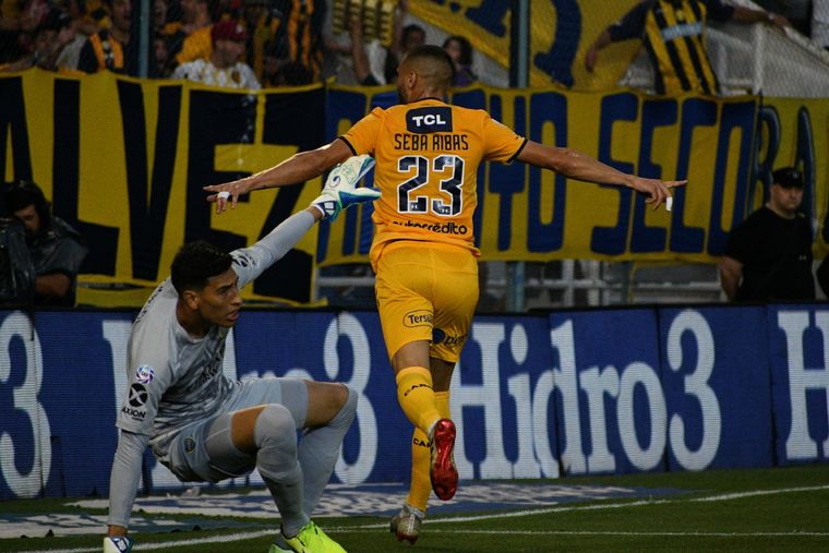 Ribas festeja su gol
