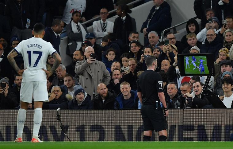 Cuti Romero espera la resolución del VAR, Foto: EFE