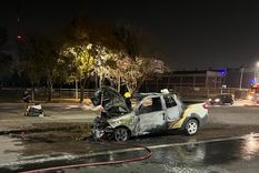 Así quedó el vehículo incendiado. Foto: Gentileza