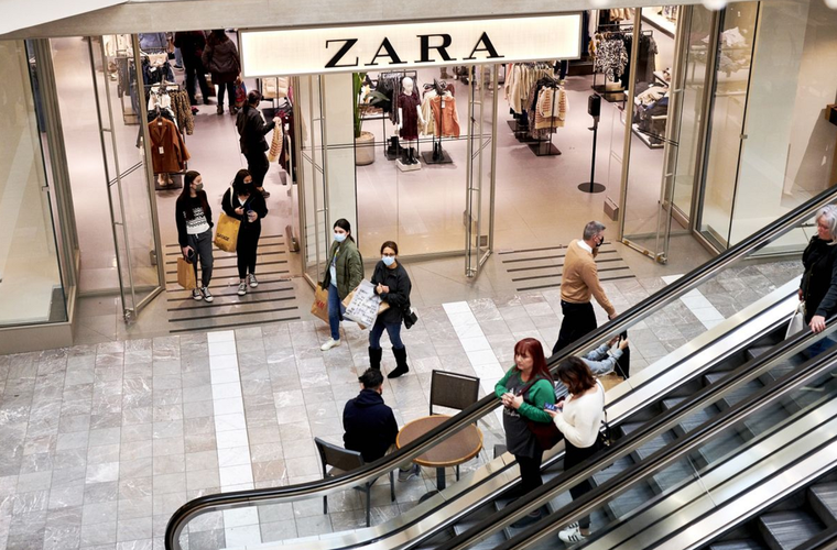 Zara vuelve a enamorarnos con sus prendas rebajadas. Foto: Zara