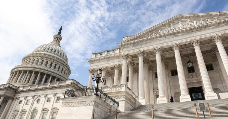 Este domingo continuará la votación en el Senado, que busca ponerle fin al cierre del gobierno.