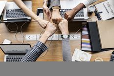 Estrategias para que los emprendedores aprovechen el Black Friday. Foto: Freepik