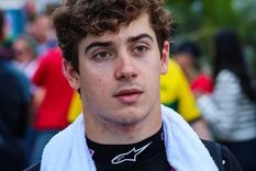 El piloto fue visto caminando de la mano por las calles de Europa. / Archivo